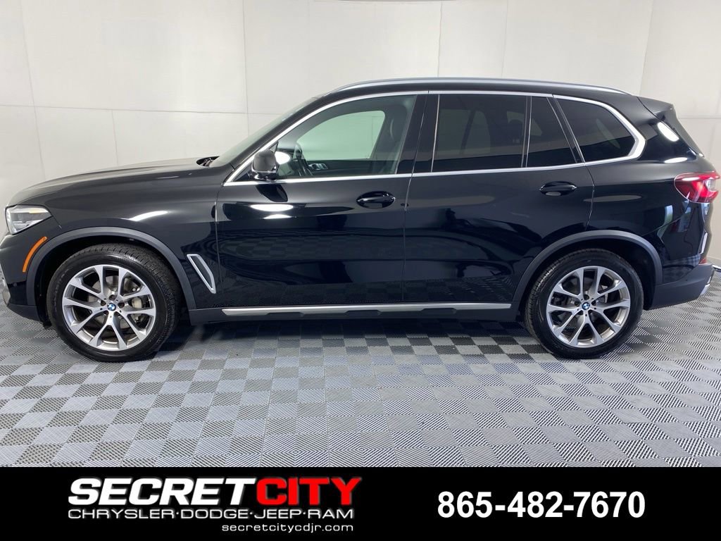 Used 2022 BMW X5 xDrive40i w/ Premium Package AWD/4WD image 4