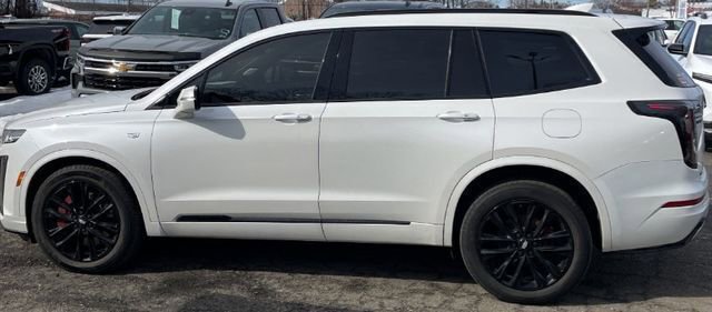 Used 2023 Cadillac XT6 Sport image 2