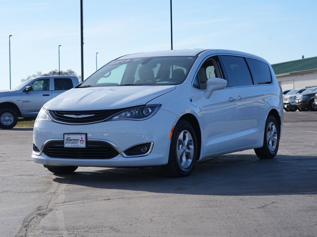 Used 2018 Chrysler Pacifica Touring Plus image 7