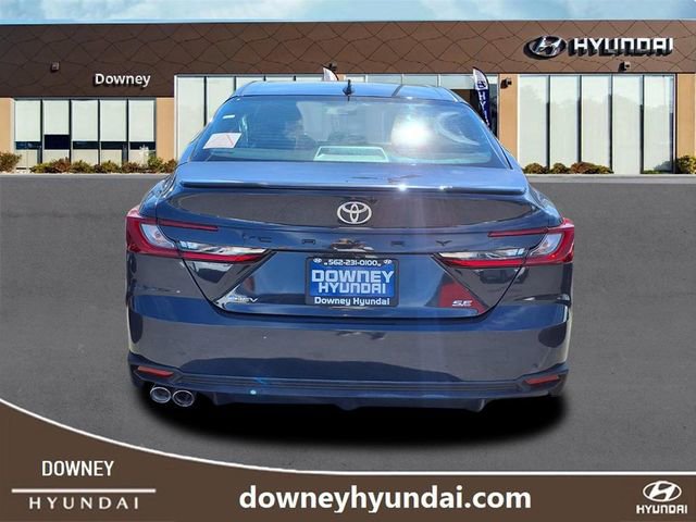 Used 2025 Toyota Camry SE image 4
