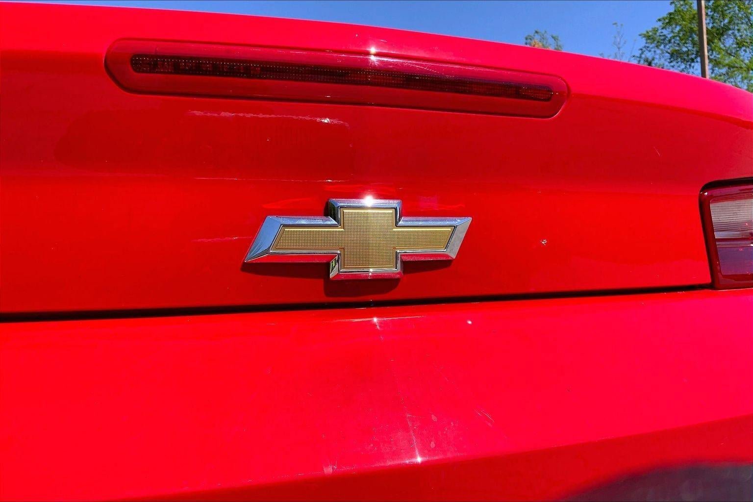 Used 2018 Chevrolet Camaro LT w/ Technology Package RWD image 7