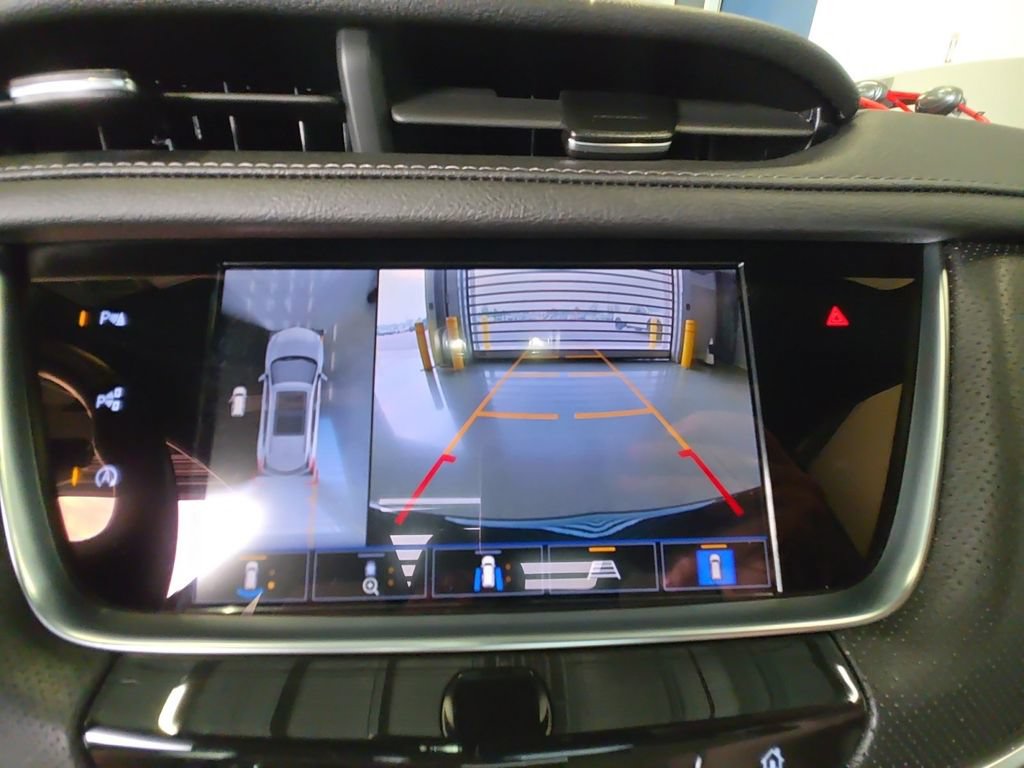 Certified 2025 Cadillac XT5 Sportv w/ Technology Package AWD/4WD image 16