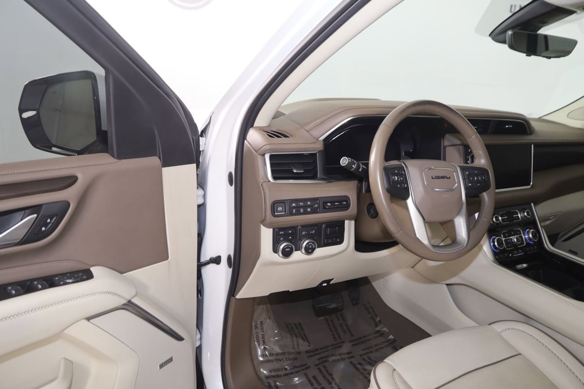 Used 2022 GMC Yukon Denali w/ Denali Premium Package image 48
