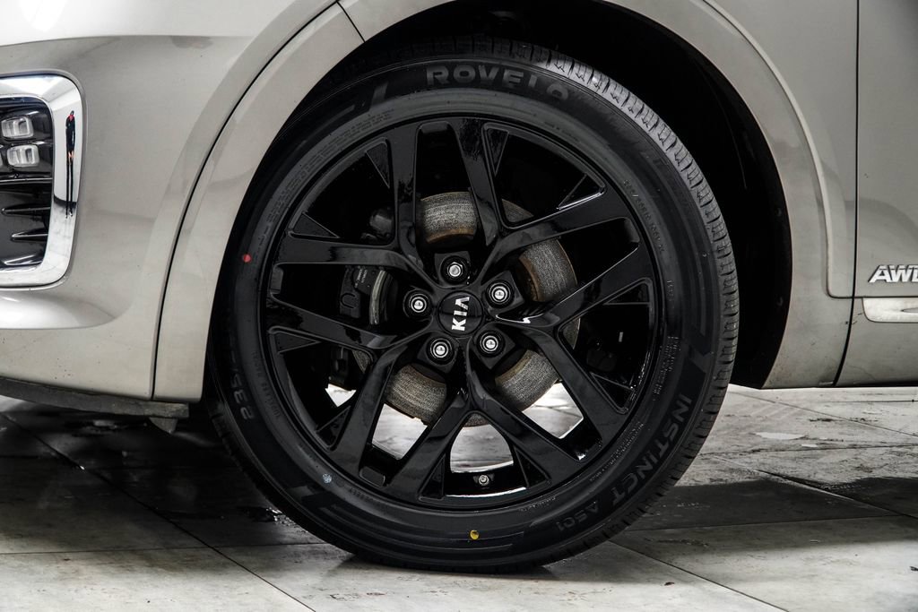 Used 2019 Kia Sorento SX image 3