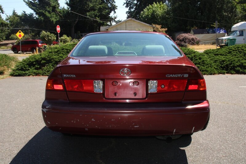 Used 2000 Toyota Camry LE FWD image 10