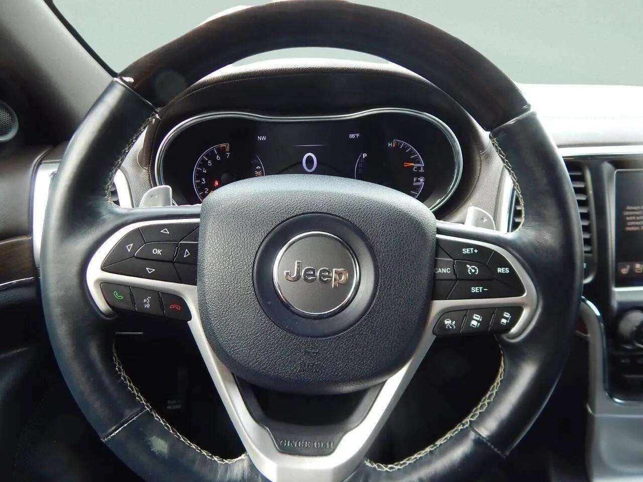 Used 2016 Jeep Grand Cherokee Overland w/ Advanced Technology Group image 22