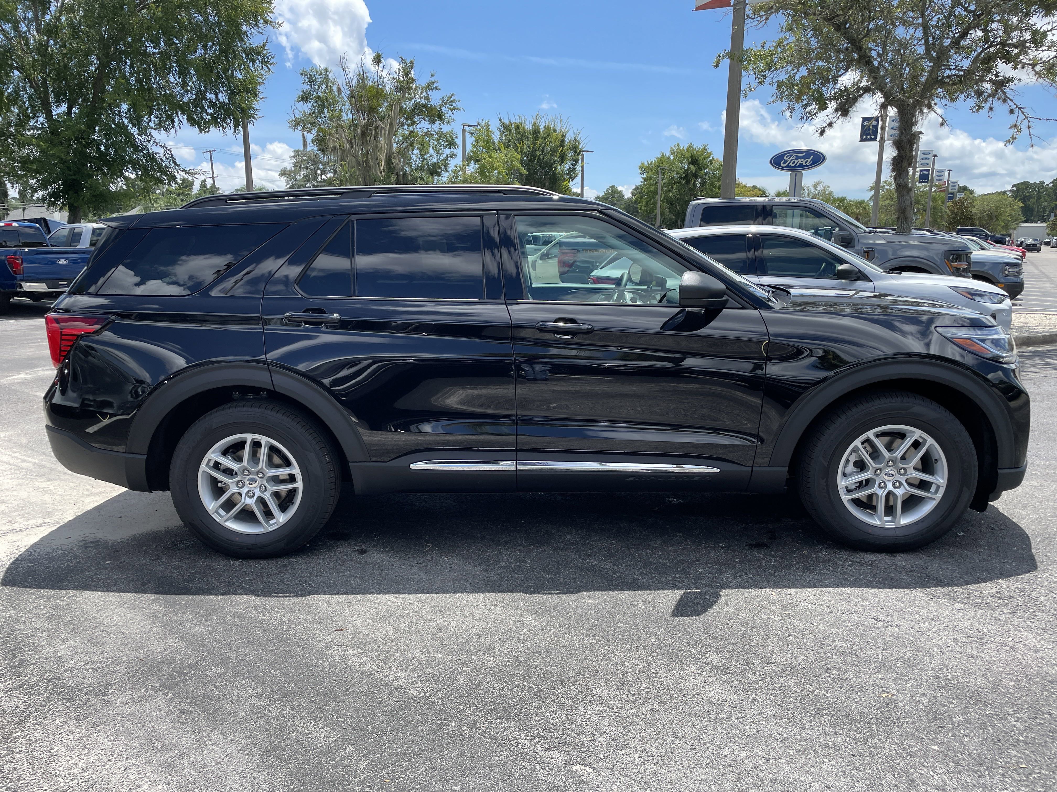 New 2025 Ford Explorer Active w/ Active Comfort Package image 10