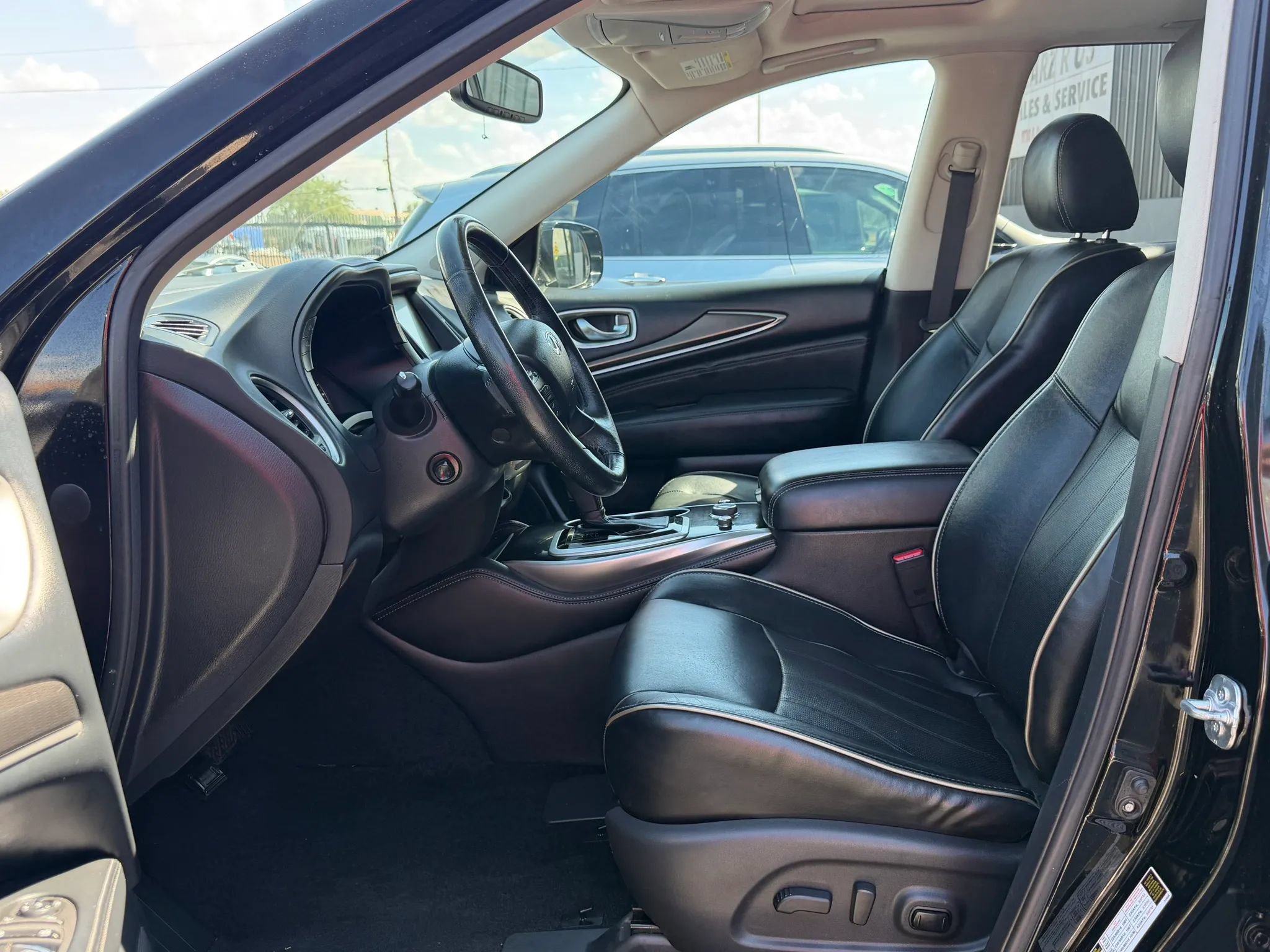 Used 2017 INFINITI QX60 FWD w/ Premium Plus Package image 13