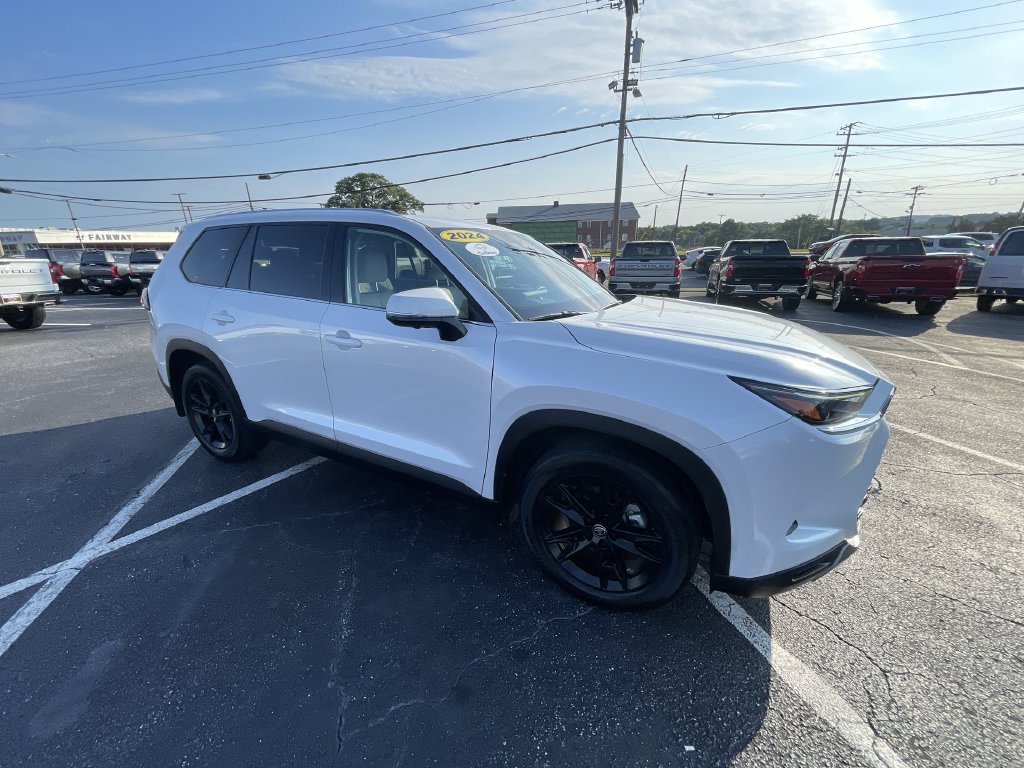 Used 2024 Toyota Grand Highlander AWD image 2