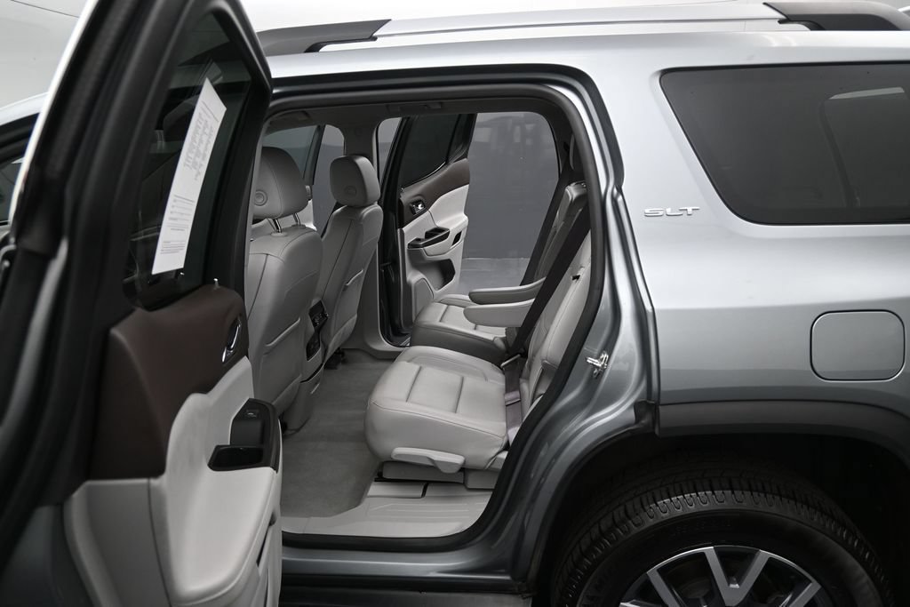 Used 2023 GMC Acadia SLT AWD/4WD image 13