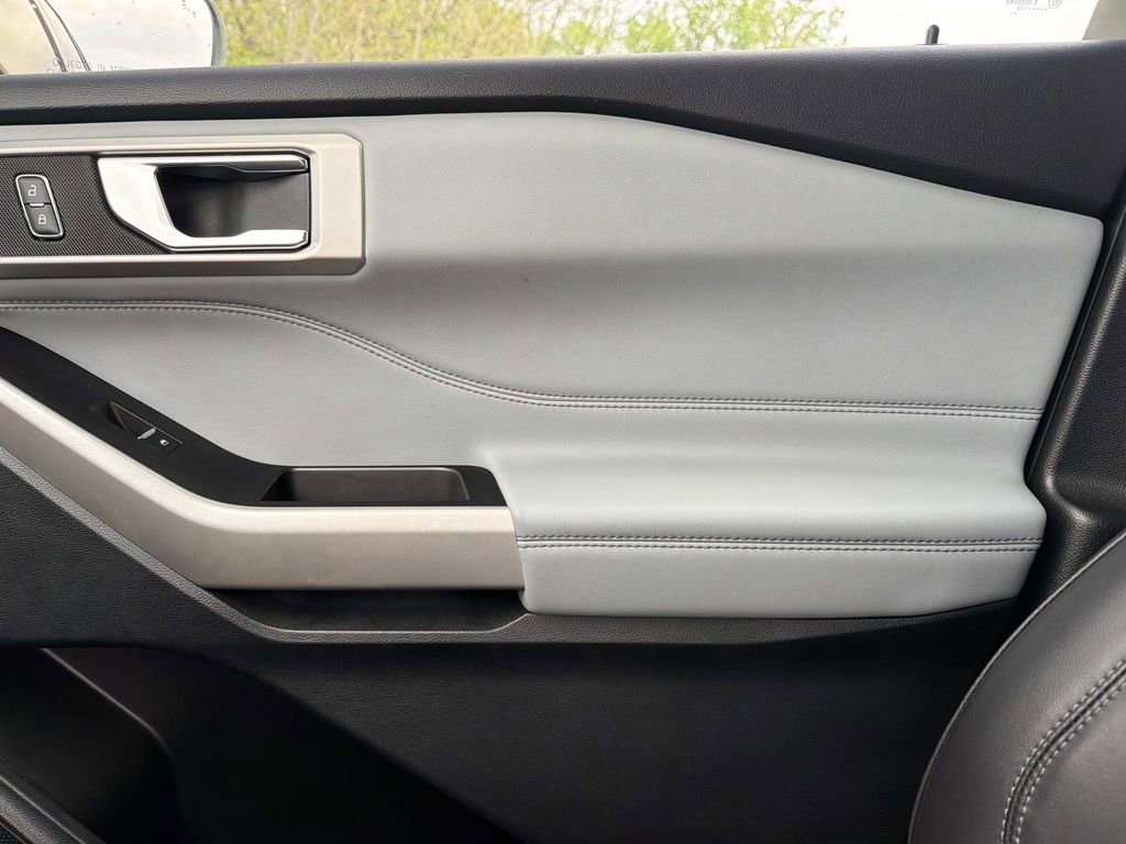 Used 2023 Ford Explorer XLT w/ Equipment Group 202A image 22