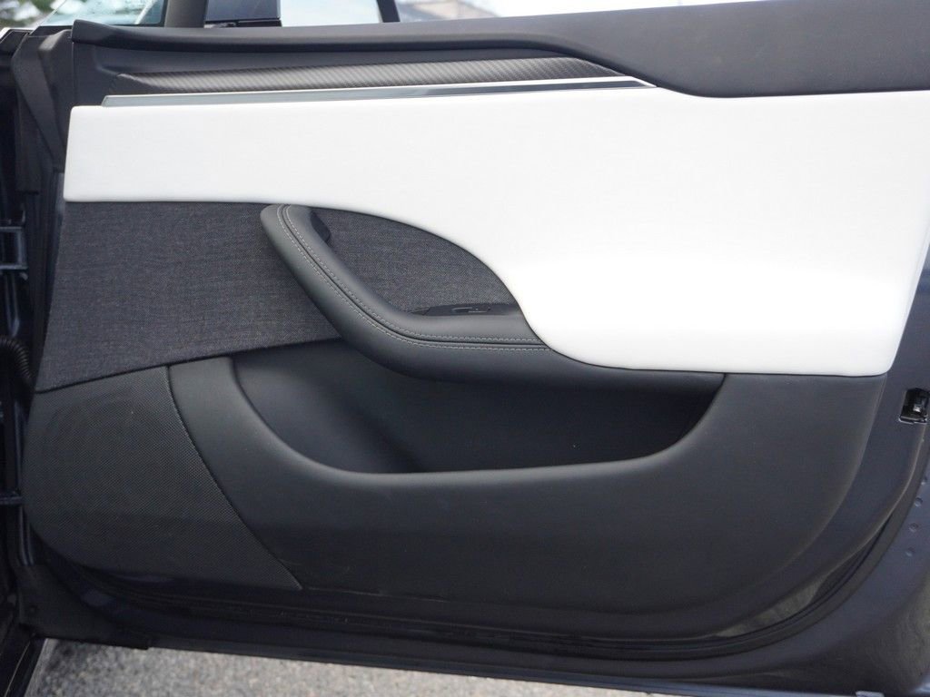 Used 2023 Tesla Model S Plaid image 21