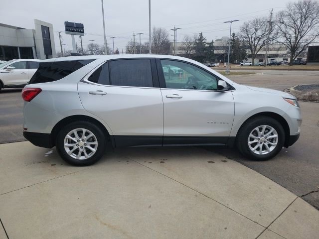 Used 2020 Chevrolet Equinox LT w/ Driver Convenience Package image 2