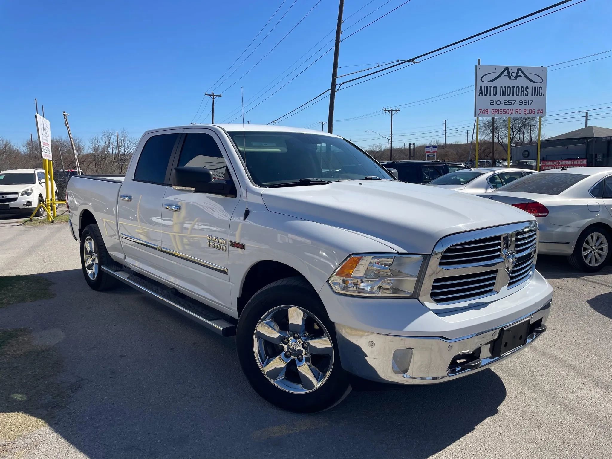 Used 2016 RAM 1500 SLT AWD/4WD image 2
