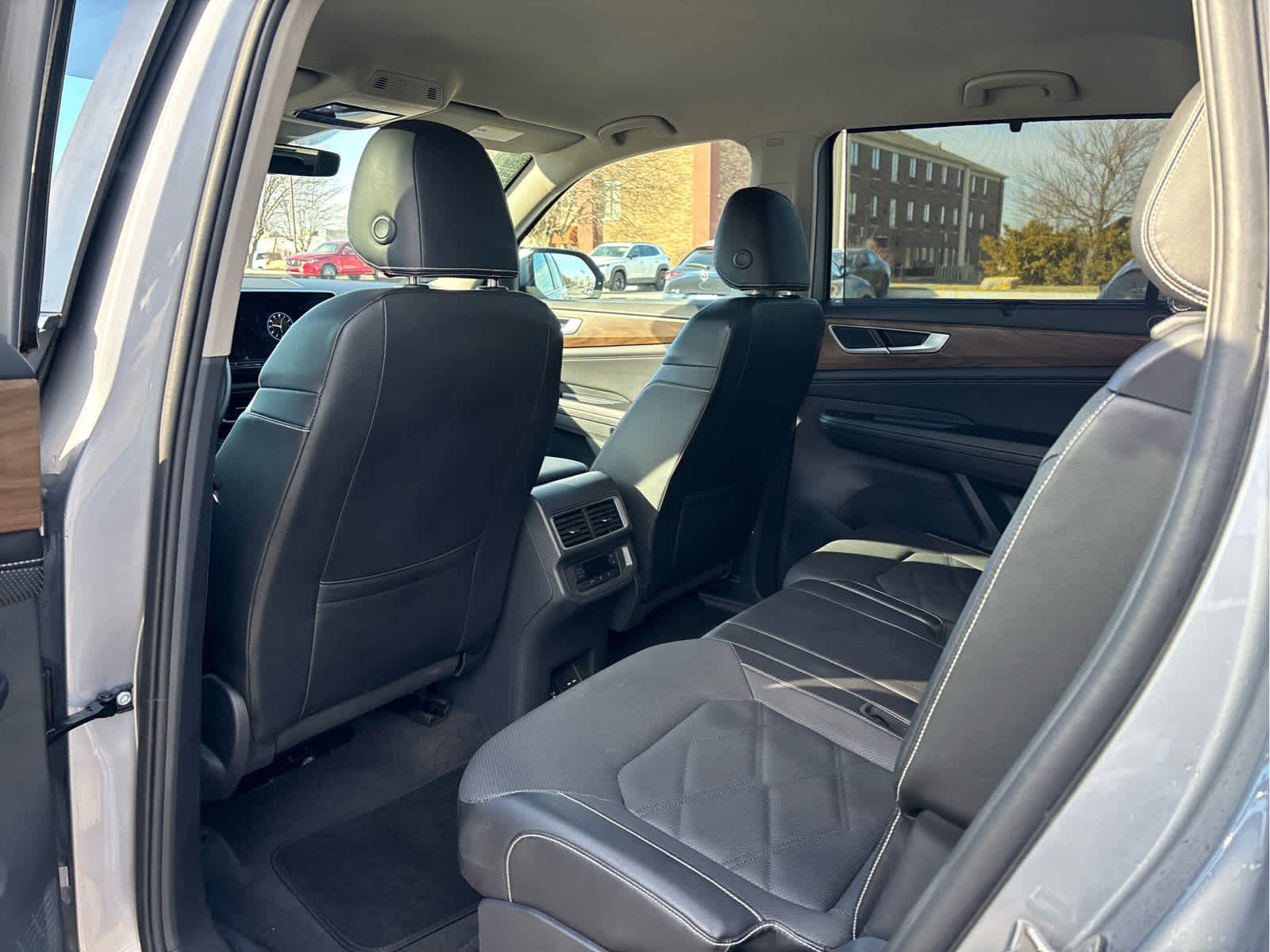 Used 2024 Volkswagen Atlas SE image 5