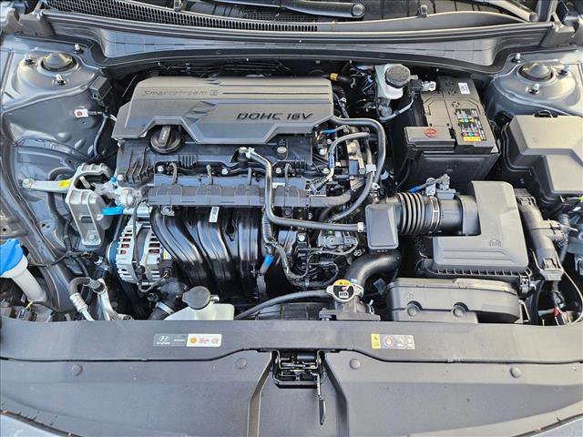 Used 2025 Hyundai Elantra Sport FWD image 21