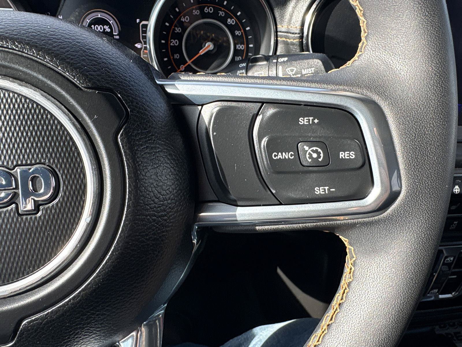 Used 2023 Jeep Wrangler Unlimited Sahara AWD/4WD image 17