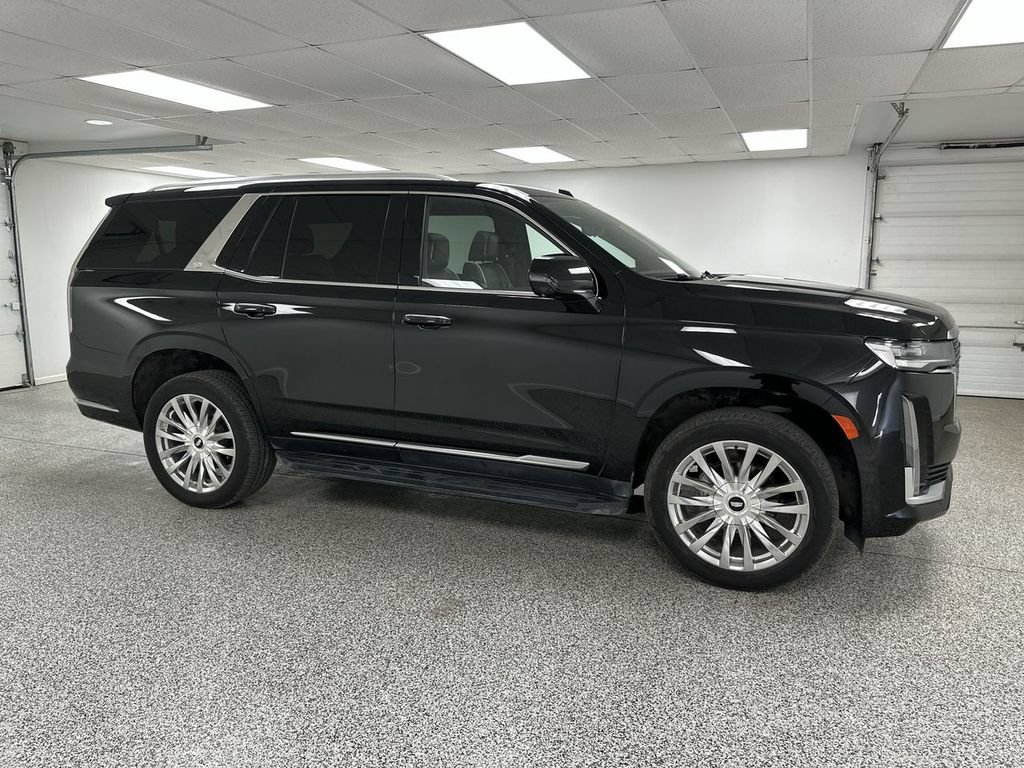 Used 2022 Cadillac Escalade Premium Luxury AWD/4WD image 2