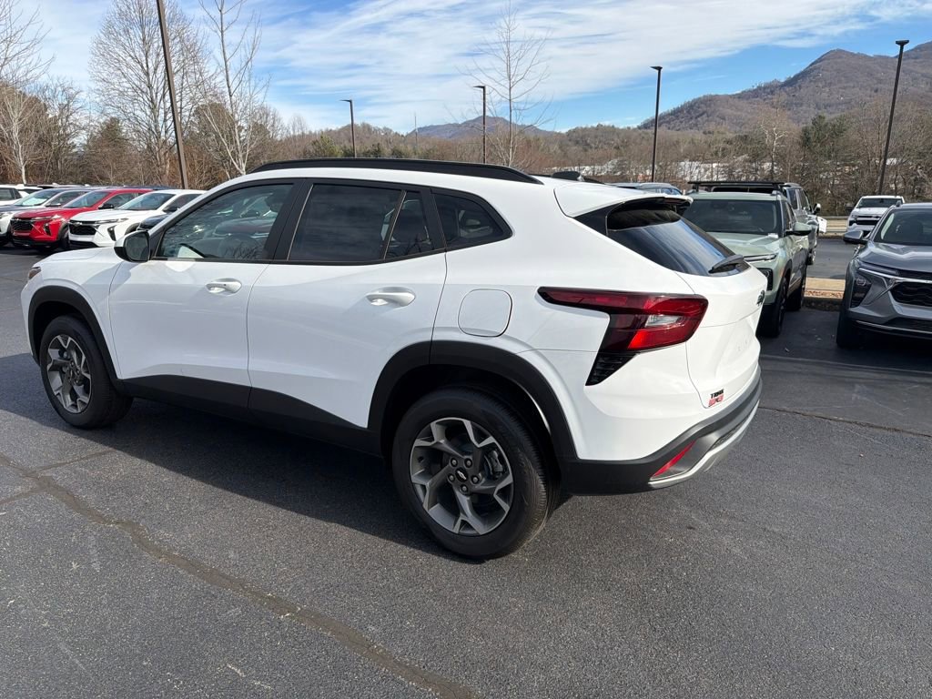 New 2025 Chevrolet Trax LT w/ LT Convenience Package image 6