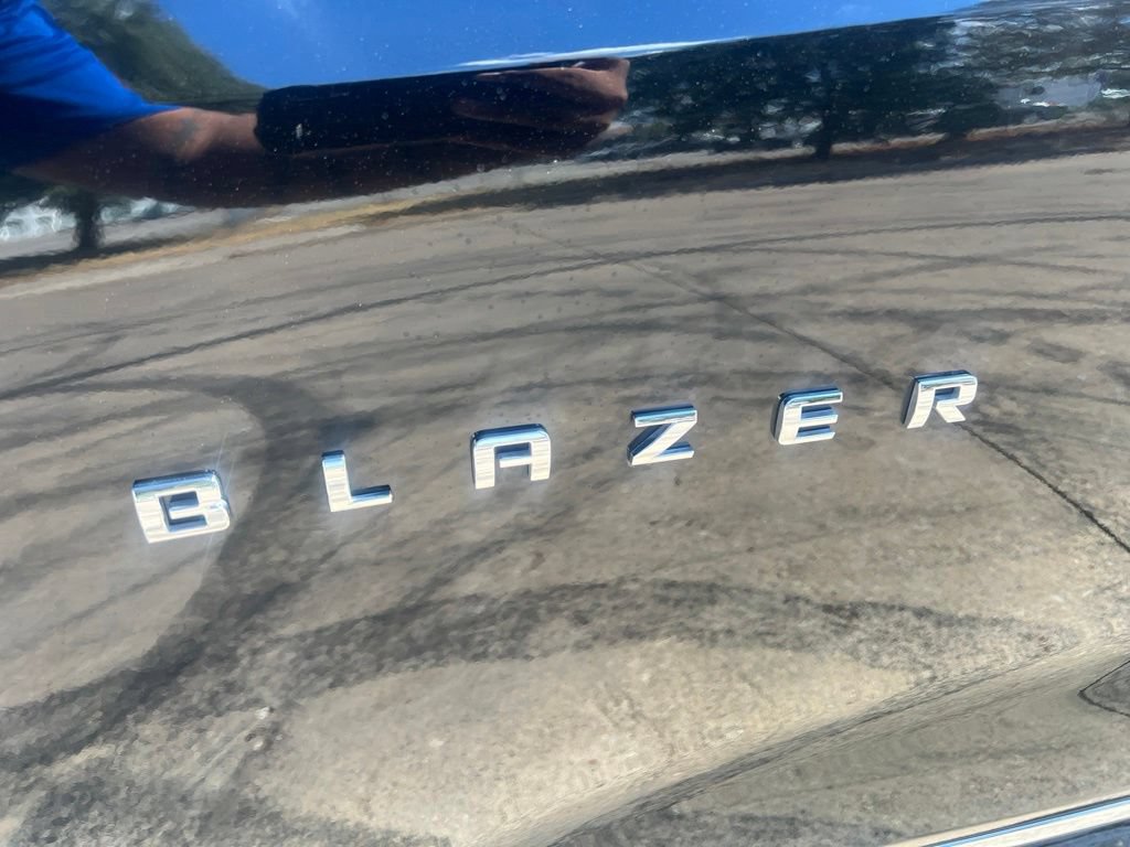 Used 2023 Chevrolet Blazer Premier AWD/4WD image 3