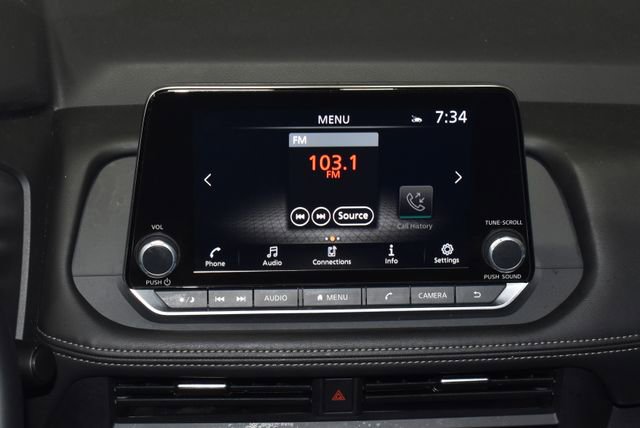 Used 2025 Nissan Rogue SV image 17