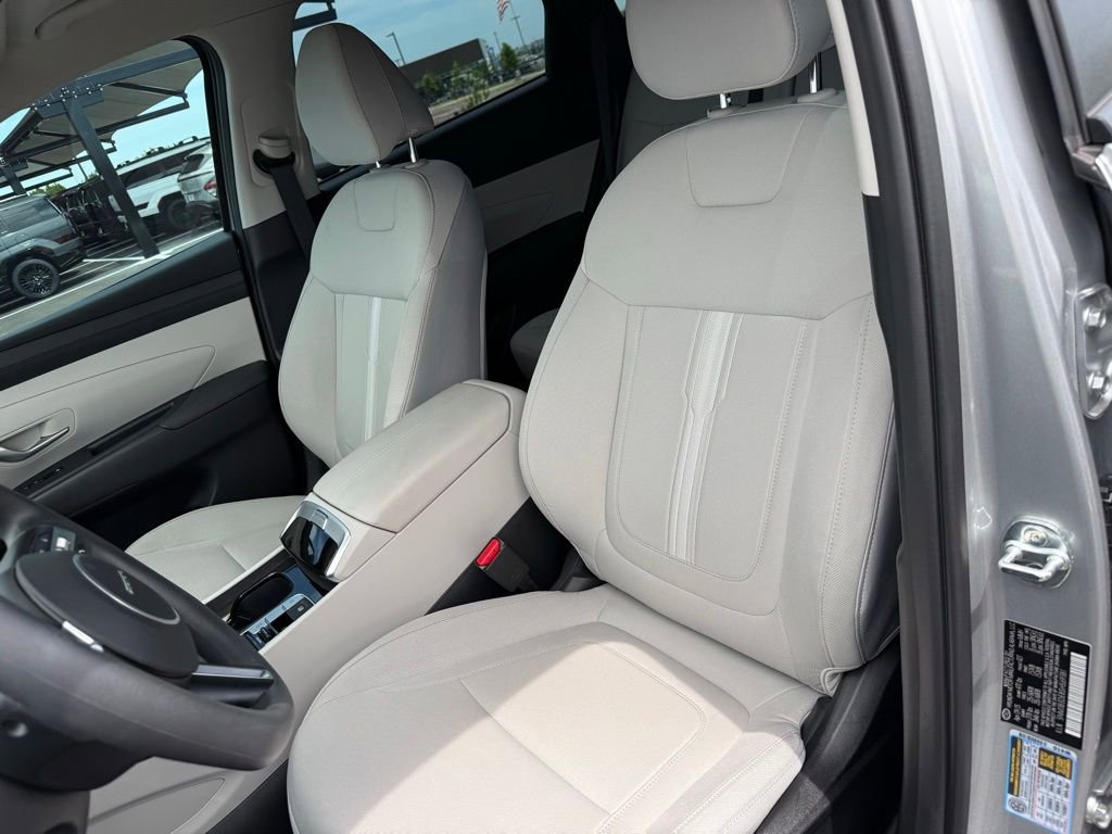 Used 2025 Hyundai Tucson SEL FWD image 14