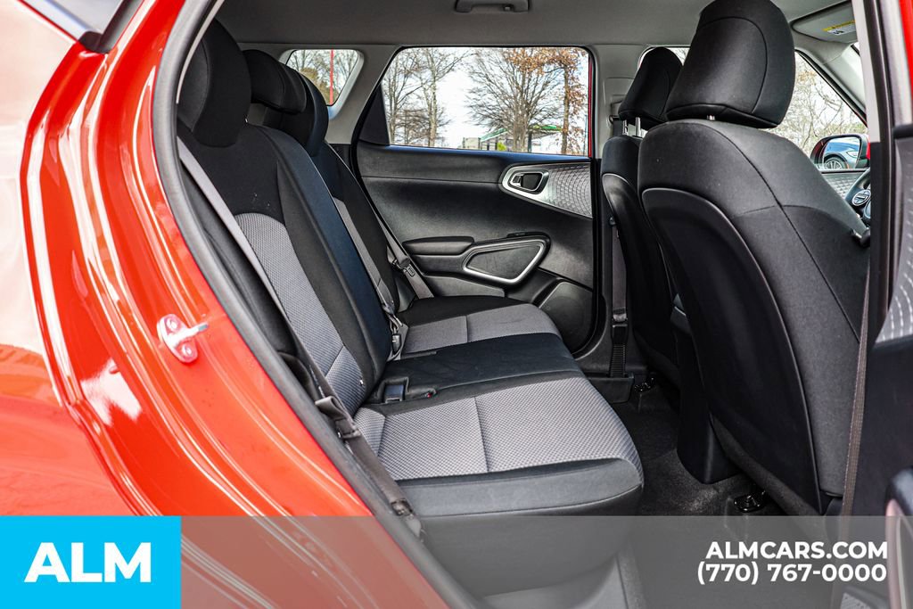 Used 2025 Kia Soul LX w/ LX Technology Package FWD image 23