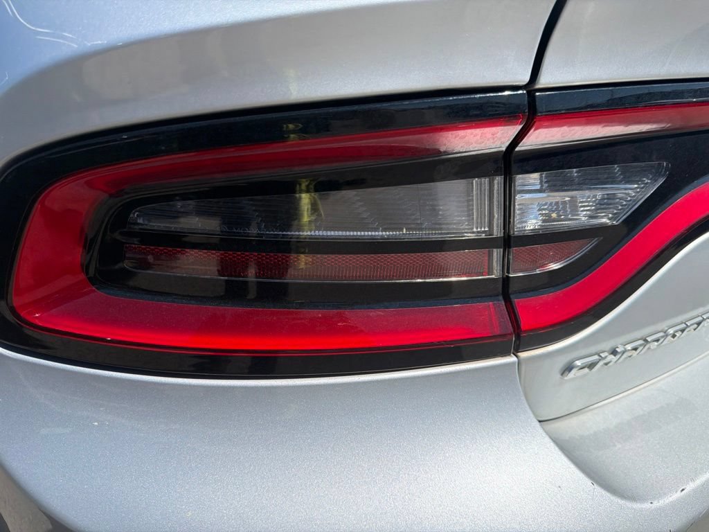 Used 2022 Dodge Charger SXT RWD image 8