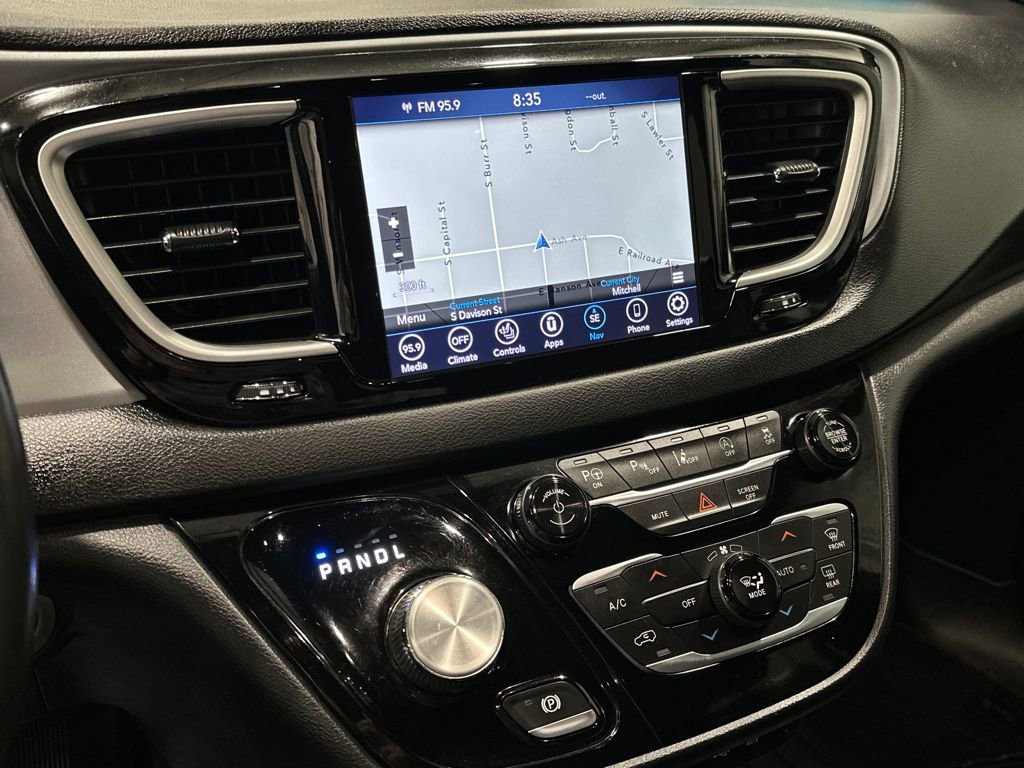 Used 2020 Chrysler Pacifica Touring-L w/ Advanced Safetytec Group image 23