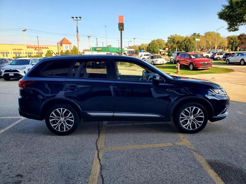 Used 2016 Mitsubishi Outlander SE AWD/4WD image 4