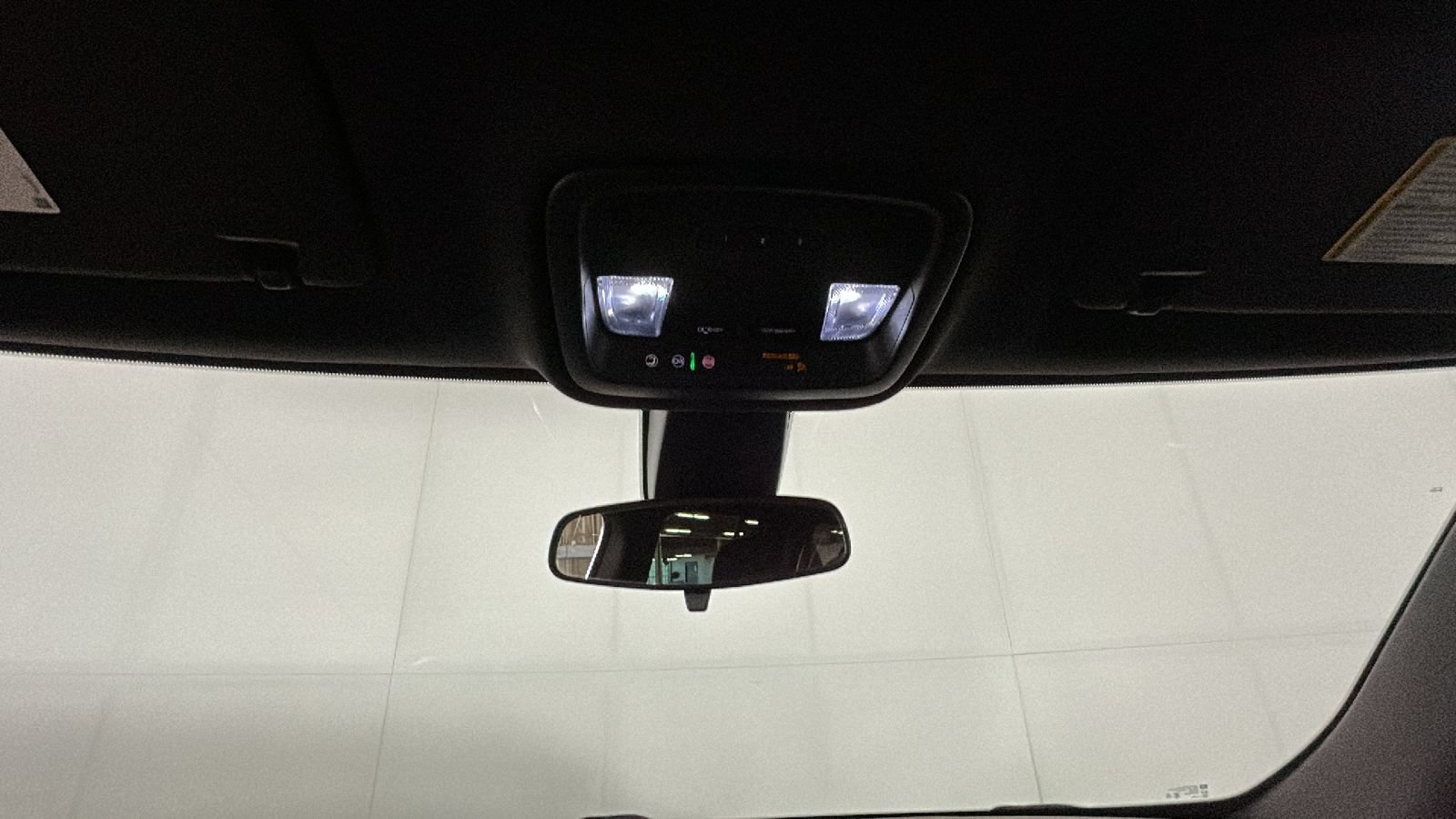 Used 2023 Chevrolet Traverse LT FWD image 29