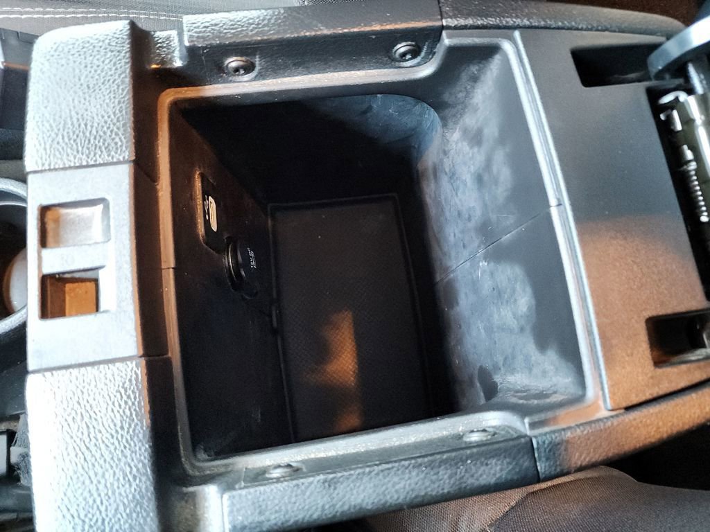 Used 2017 Jeep Wrangler Sahara w/ Connectivity Group image 32