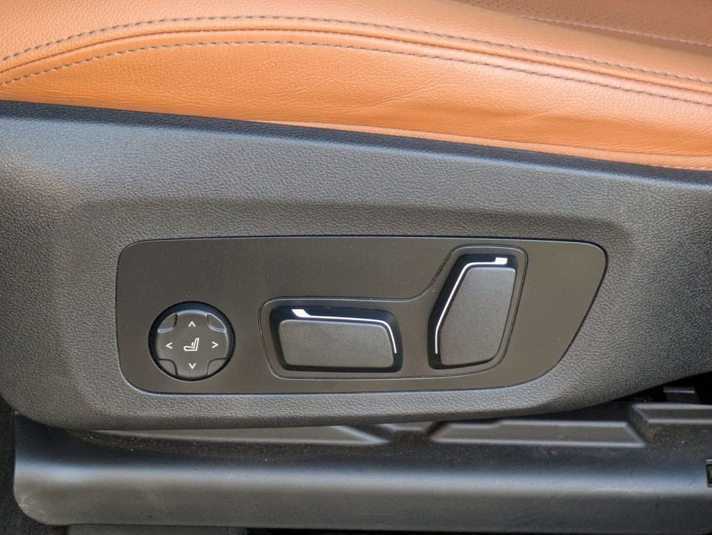 Used 2024 BMW X3 sDrive30i w/ Premium Package w/ZPA image 8