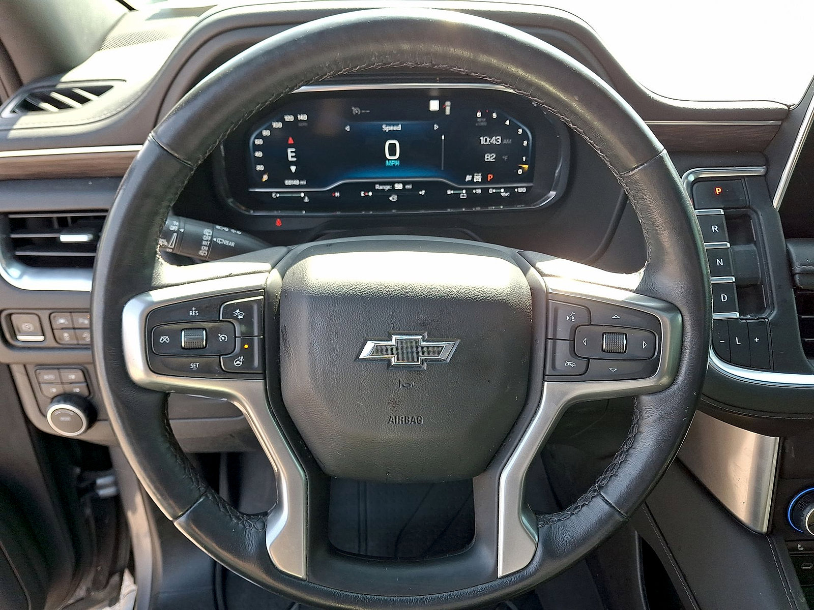 Used 2022 Chevrolet Suburban Z71 w/ Luxury Package AWD/4WD image 16