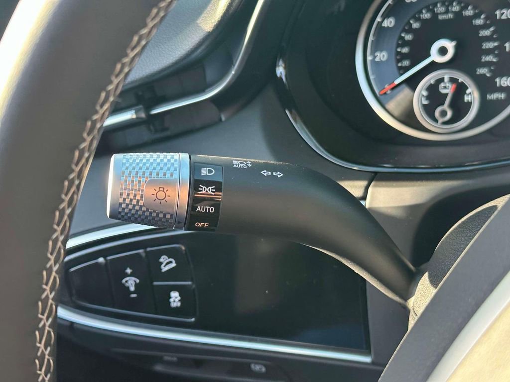 Used 2023 Genesis Electrified GV70 image 24