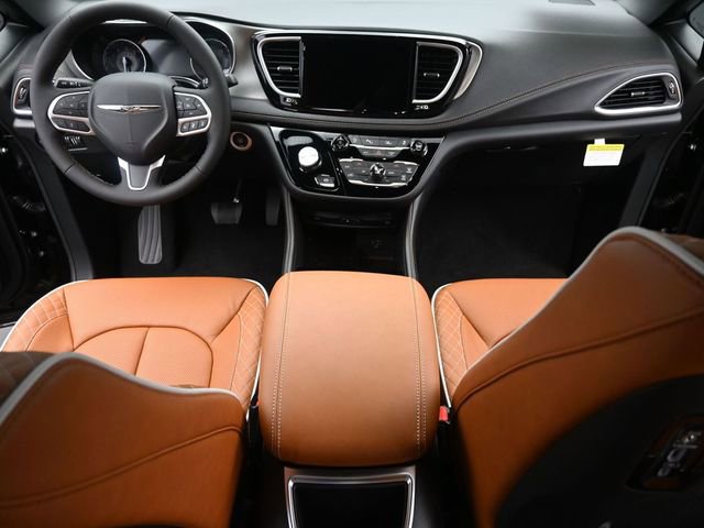 New 2026 Chrysler Pacifica Pinnacle image 23