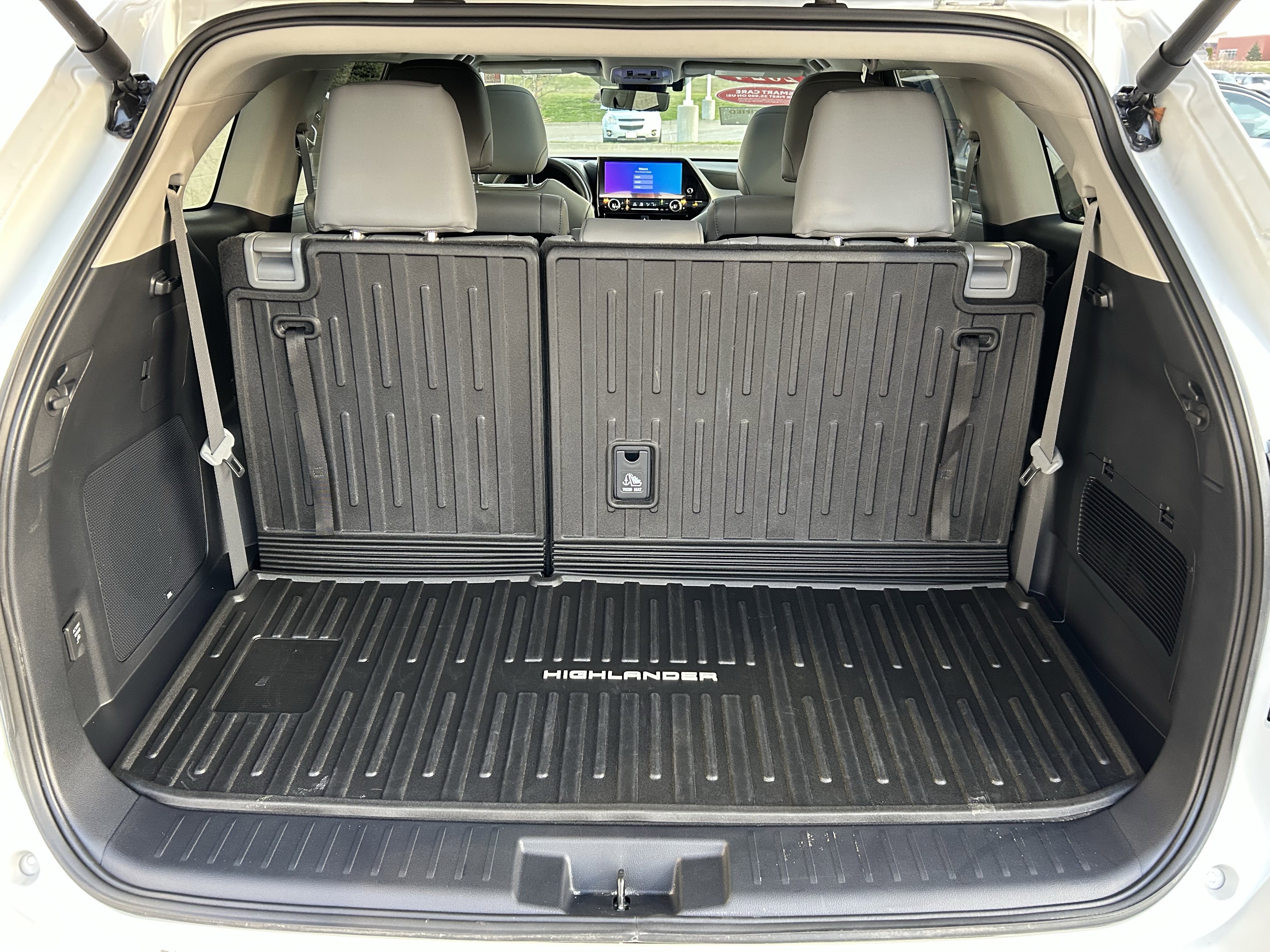 Used 2024 Toyota Highlander Platinum AWD/4WD image 24