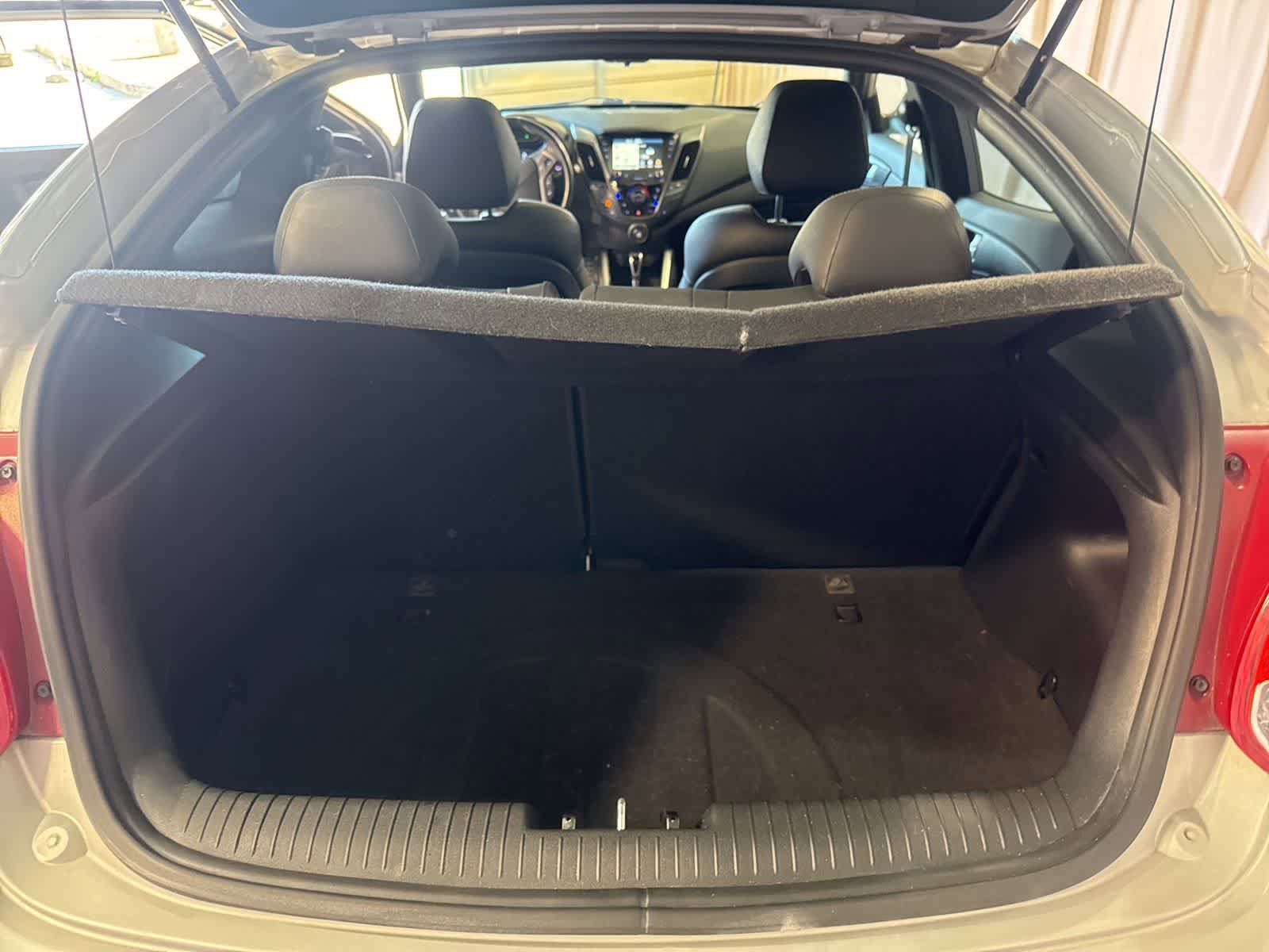 Used 2016 Hyundai Veloster Turbo w/ Option Group 04 FWD image 14