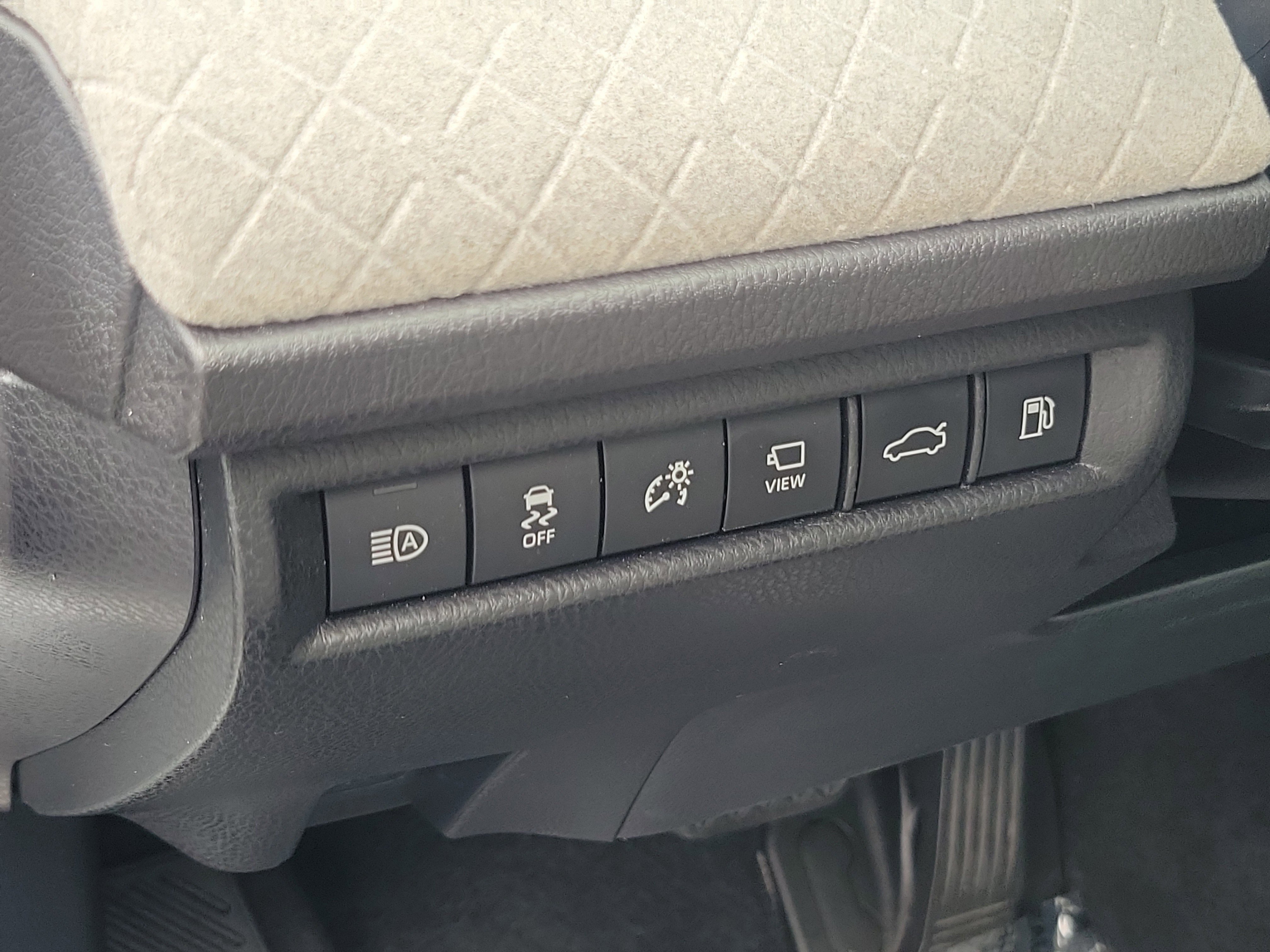 Certified 2025 Toyota Camry XLE w/ Premium Plus Package image 17