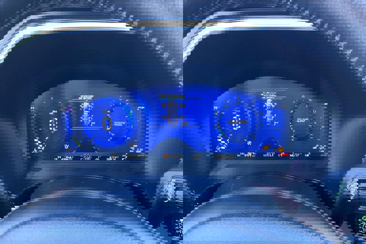 Used 2020 Ford Escape Titanium image 25