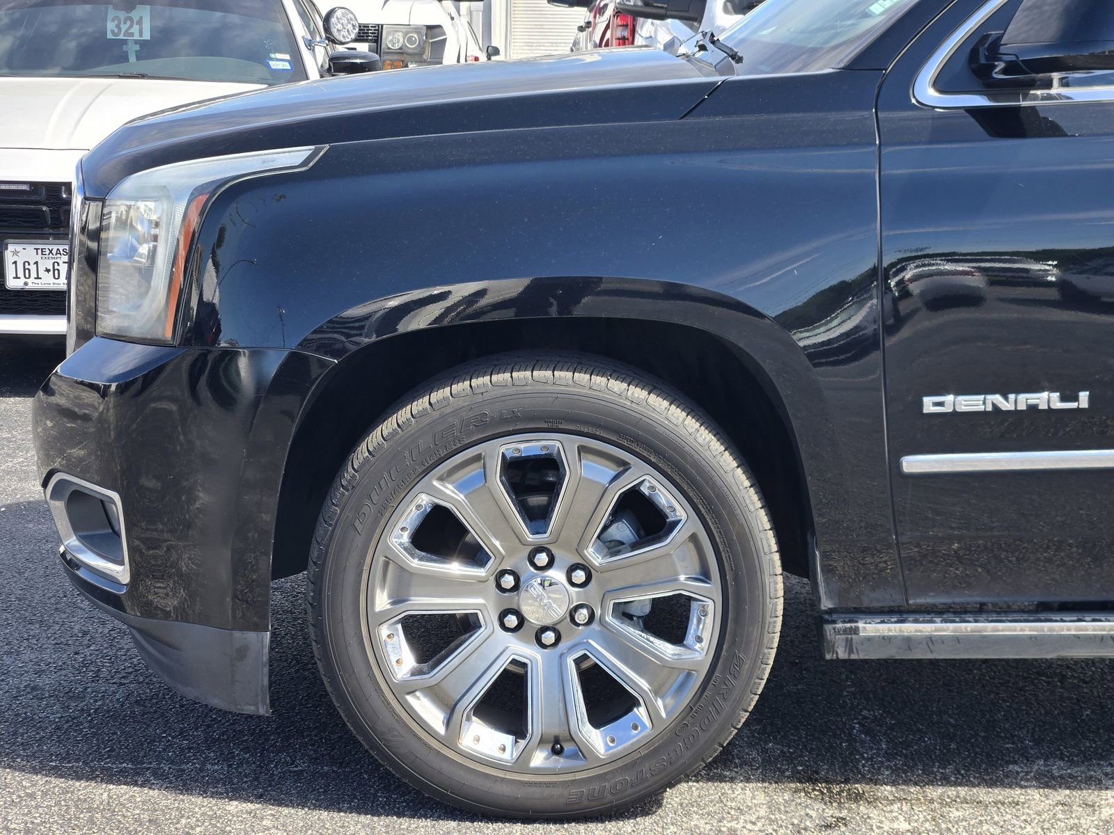 Used 2015 GMC Yukon Denali w/ Premium Package image 10