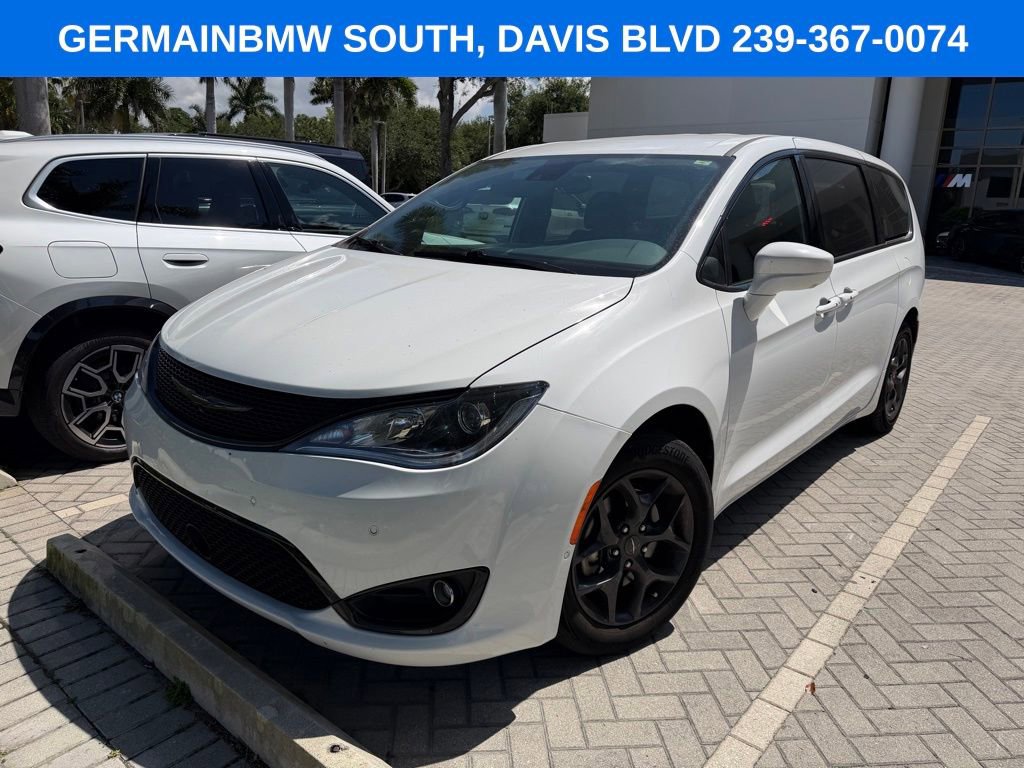 Used 2019 Chrysler Pacifica Touring Plus w/ Advanced Safetytec Group FWD image 2