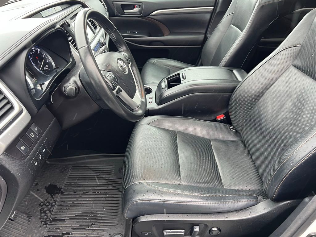 Used 2017 Toyota Highlander Limited Platinum image 14