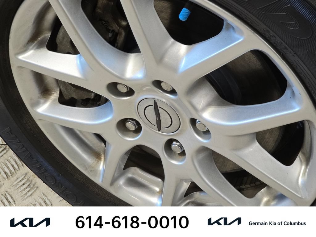 Used 2022 Chrysler Pacifica Touring-L FWD image 12