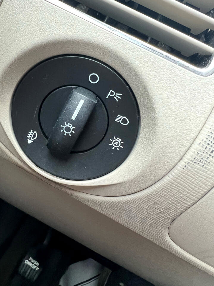 Used 2011 Ford Flex Limited image 25