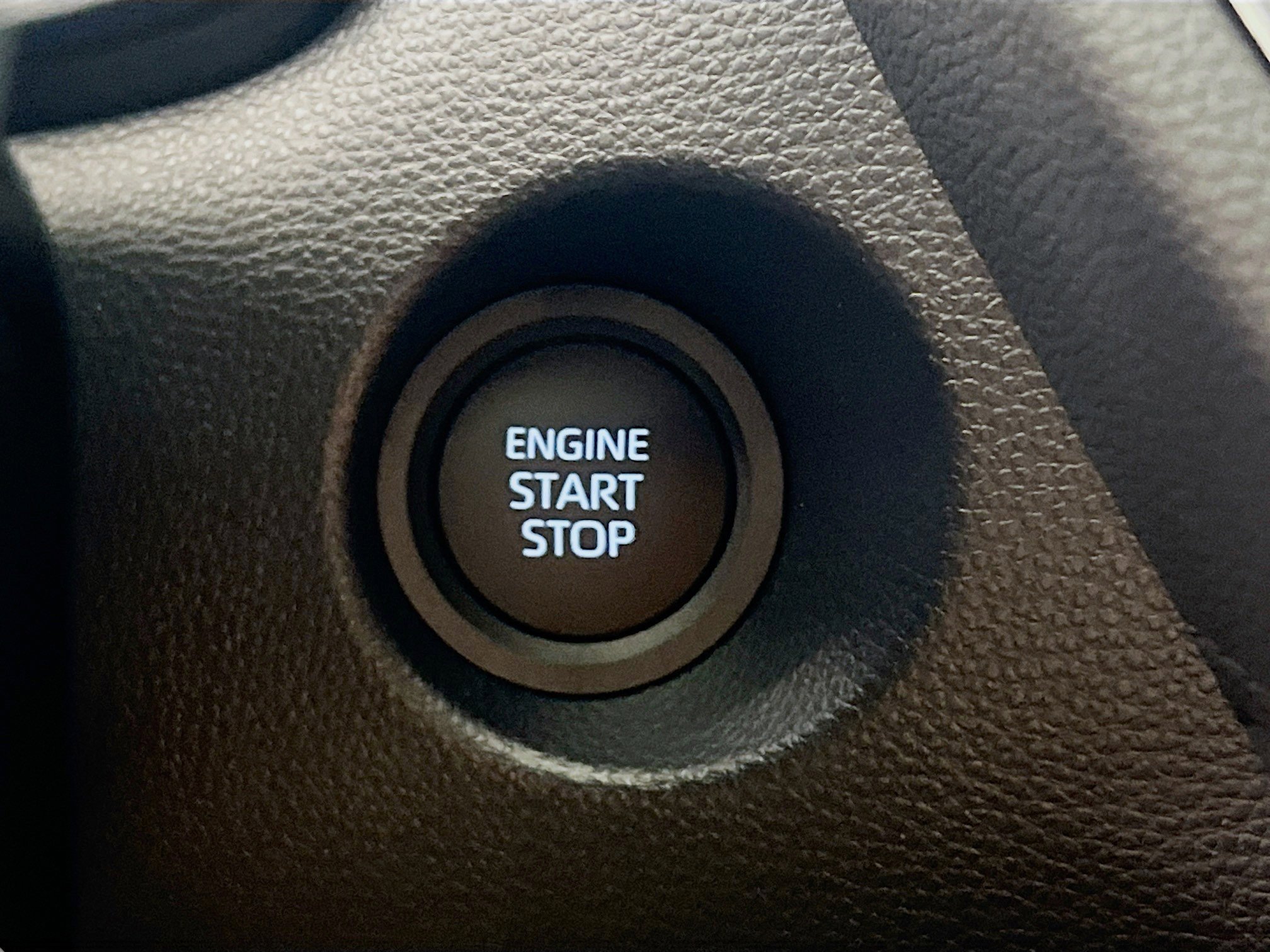 Used 2025 Toyota Corolla Cross LE image 24