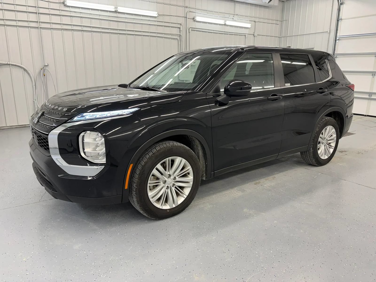 Used 2024 Mitsubishi Outlander ES AWD/4WD image 12