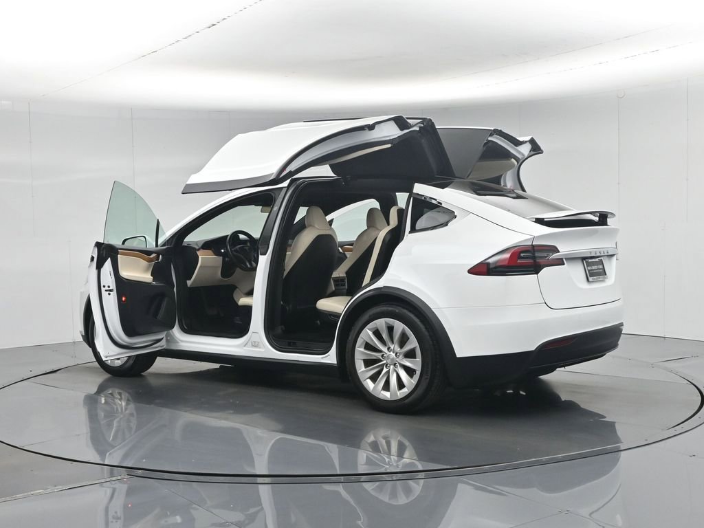 Used 2020 Tesla Model X Long Range image 28