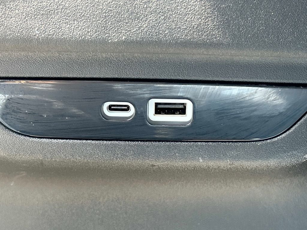 Used 2026 Chrysler Pacifica Select FWD image 21