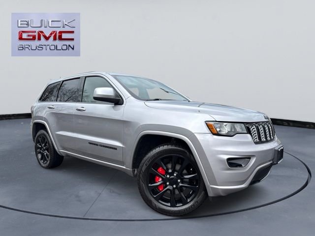 Used 2018 Jeep Grand Cherokee Altitude image 2